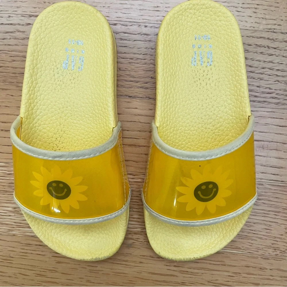 Gap Sunflower Slides 10/11